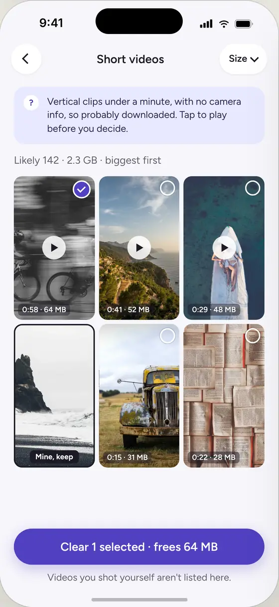 The Short videos screen in éPure, a grid of downloaded clips with their length and size. Only one is selected.